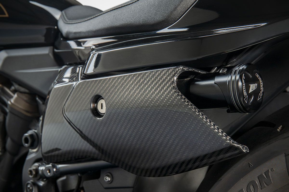 Carbon / Alu Parts black Bj. 2021-2025 Picture 6